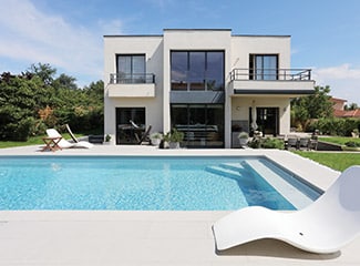 Escalier de piscine angle et banquette