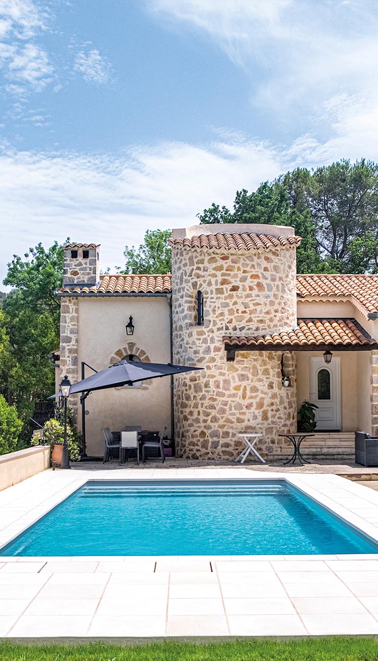 Piscine enterrée Desjoyaux 9m x 4m