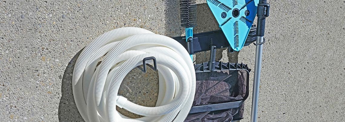 Rangement accessoires piscine